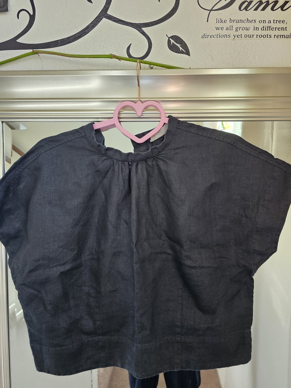 Everlane Black Short-Sleeve Smocked Neck Top
